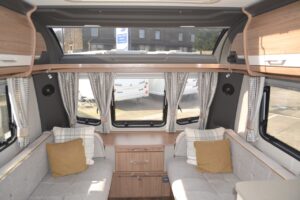 Coachman V.I.P 575 2018