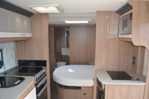 Coachman V.I.P 575 2018
