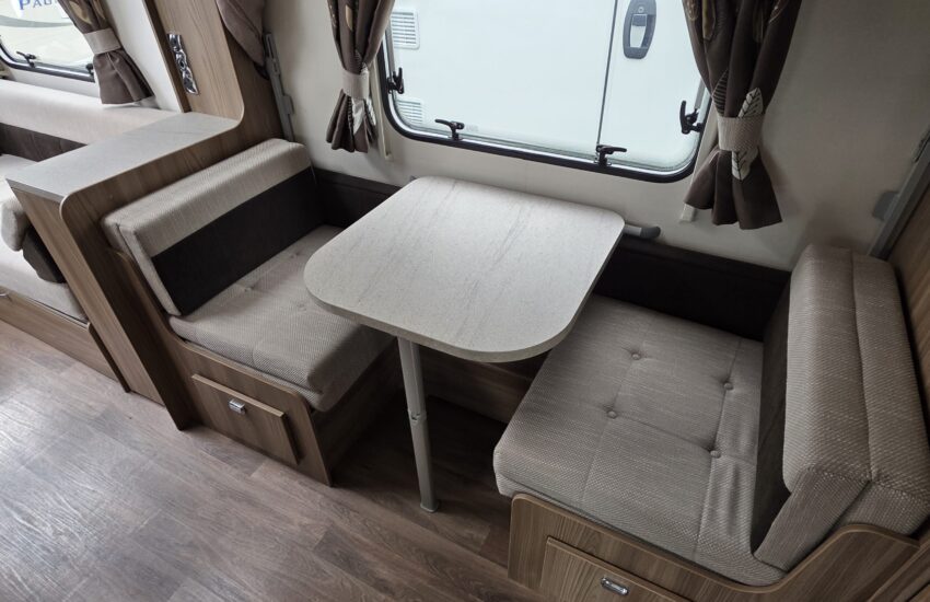 Swift Corniche