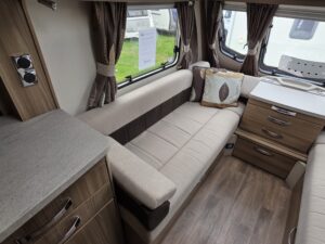 Swift Corniche