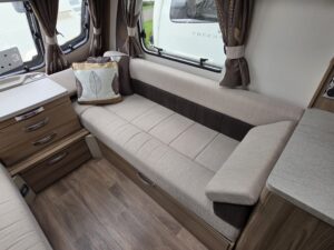 Swift Corniche