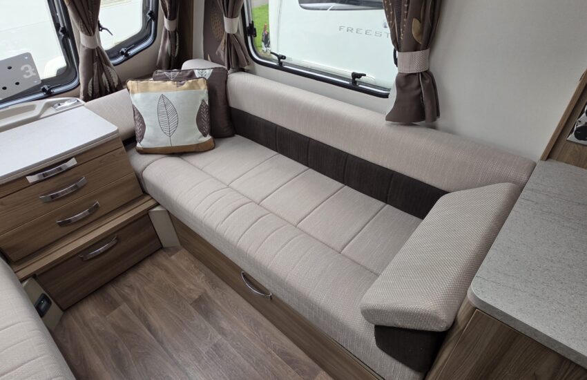 Swift Corniche