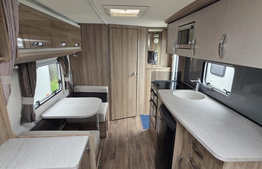 Swift Corniche